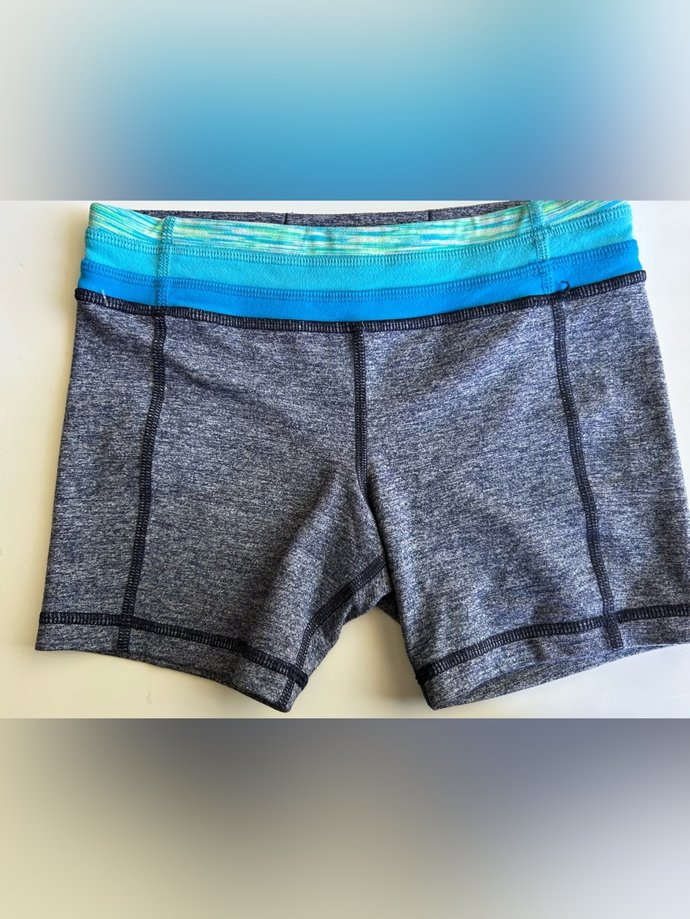 IVIVVA by LULULEMON girls size 8 shorts